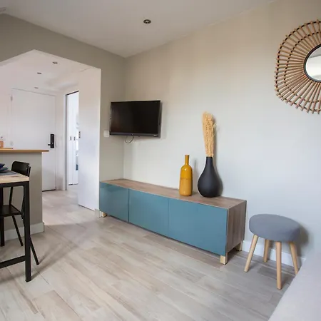Modern In The Center. Appartement Poissy